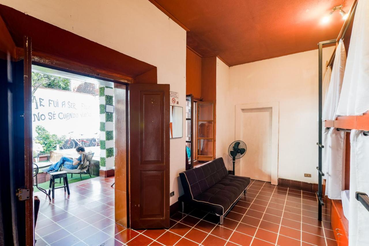 Capsule Hostel Guatemala City Екстер'єр фото