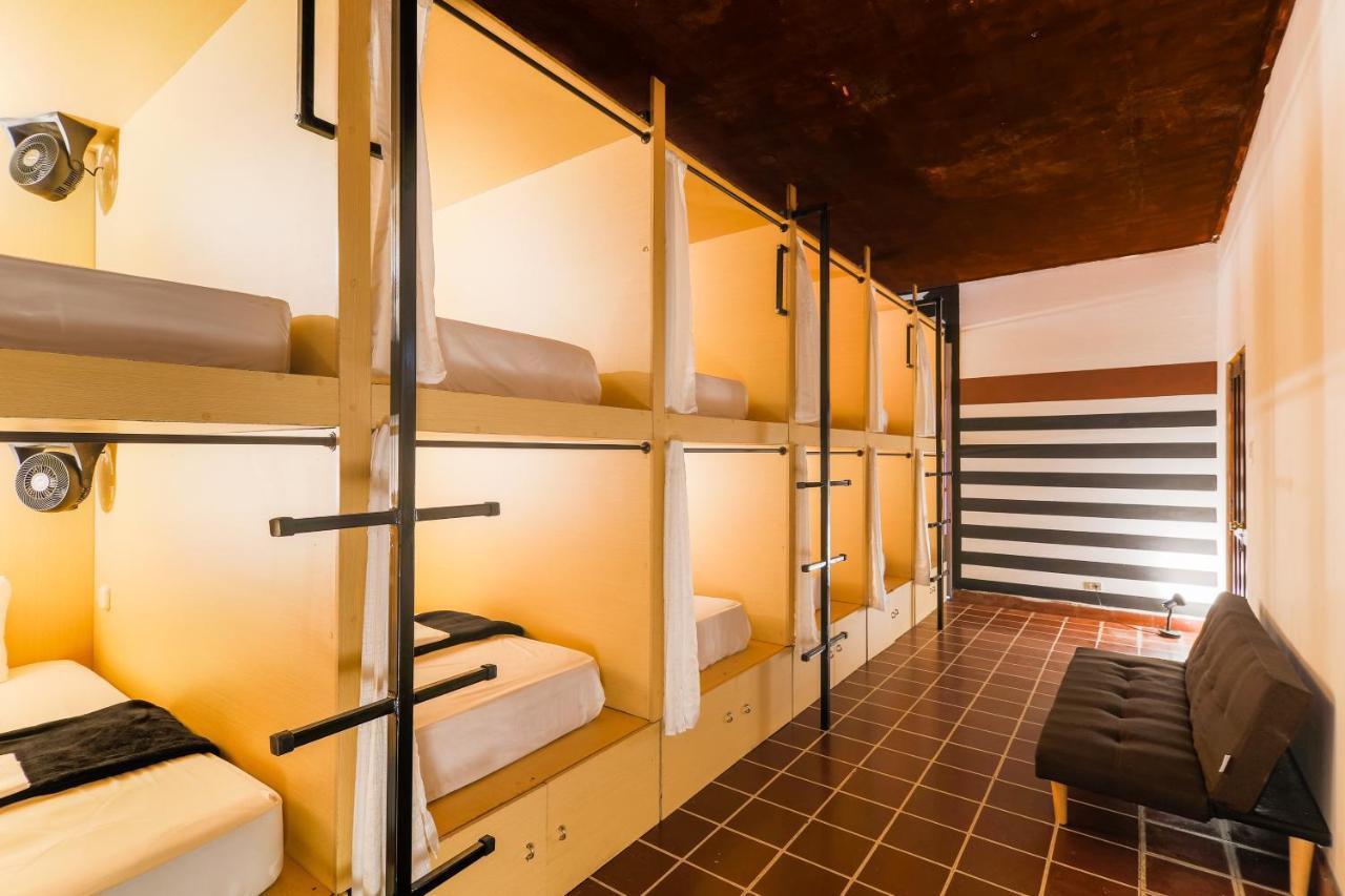 Capsule Hostel Guatemala City Екстер'єр фото