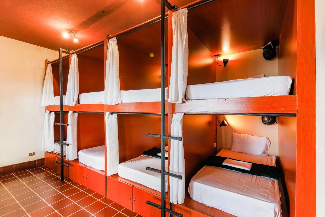 Capsule Hostel Guatemala City Екстер'єр фото